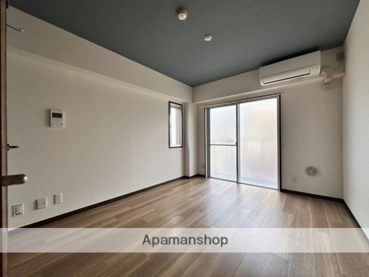 広島県安芸郡府中町柳ケ丘の賃貸マンションの居間