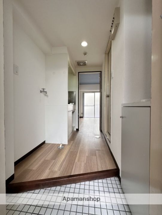 広島県安芸郡府中町柳ケ丘の賃貸マンションの玄関