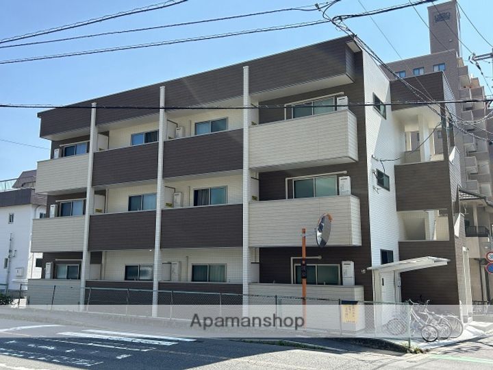 AXA五日市駅前の外観