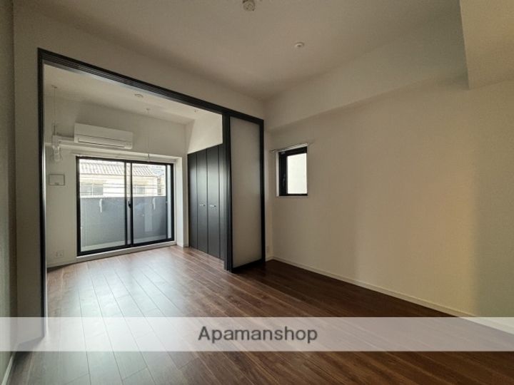 S-RESIDENCE天満町BARKの居間