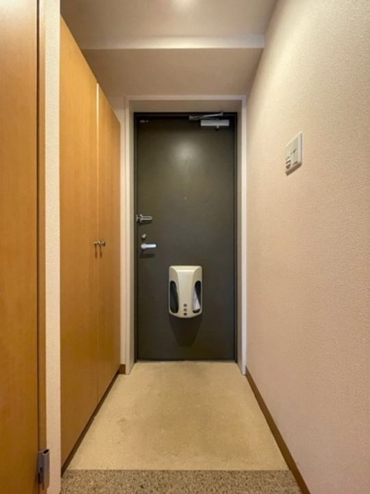 グレイスコート仁保新町の玄関