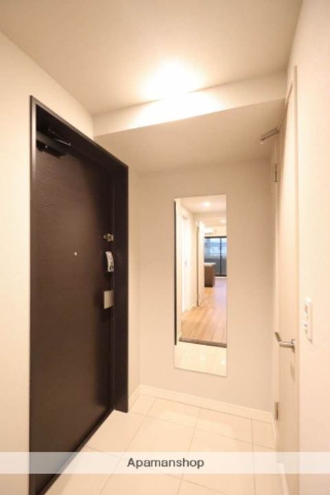 広島県広島市中区三川町の賃貸マンションの玄関