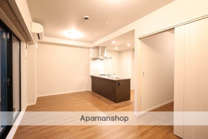 広島県広島市中区三川町の賃貸マンションの居間