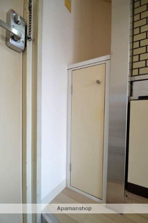 広島県広島市西区三篠北町の賃貸マンションの玄関