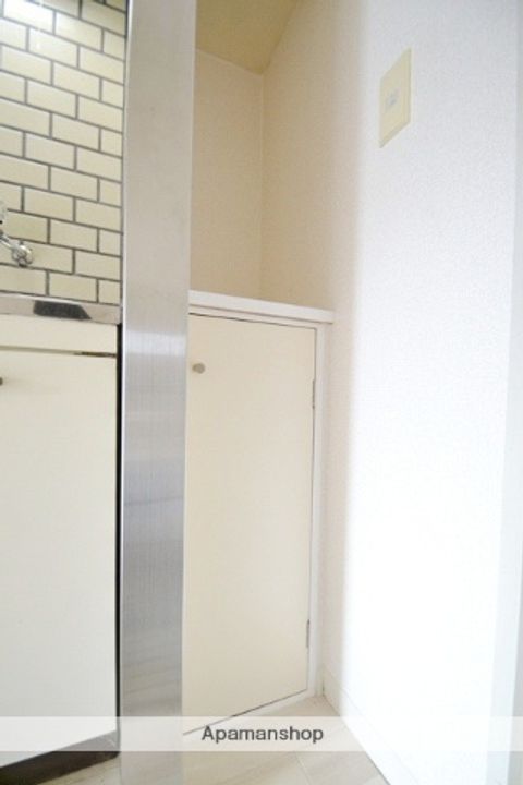 広島県広島市西区三篠北町の賃貸マンションの玄関