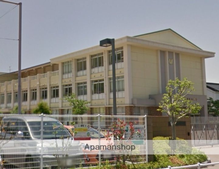 イーストプレインの周辺