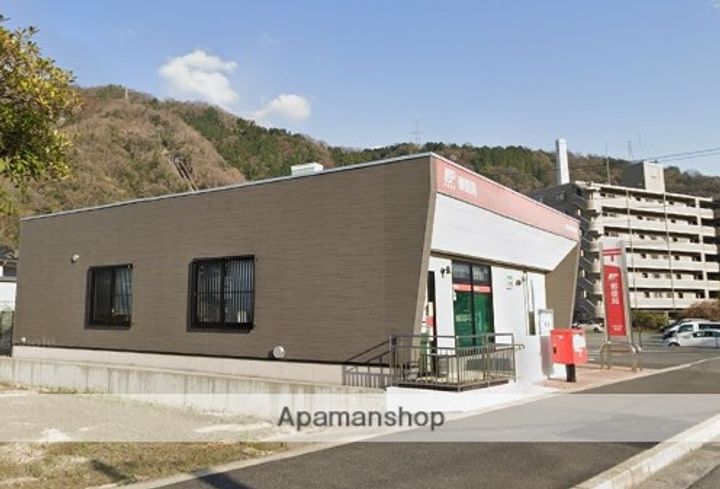 長山コーポラスの周辺