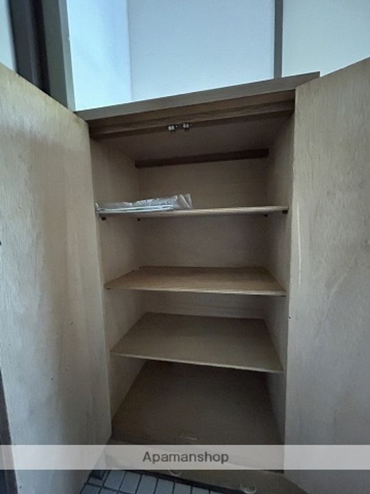 DICEBLDG.中広町(旧 片山ビル)の内装