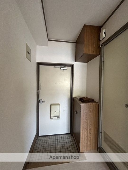 DICEBLDG.中広町(旧 片山ビル)の玄関