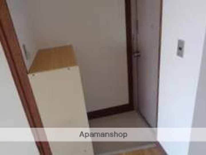 コウジン第二ビルの玄関