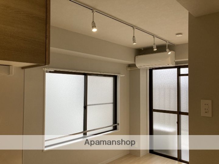 D−RESOOT.EASTの内装