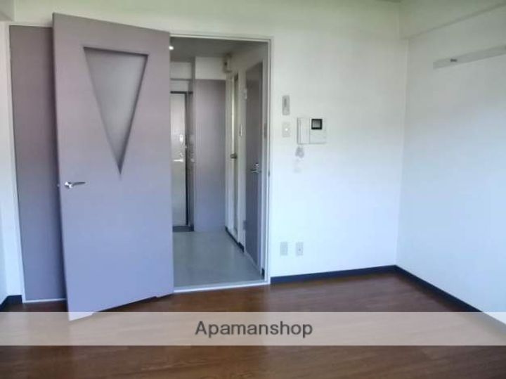 新庄リバービルの居間