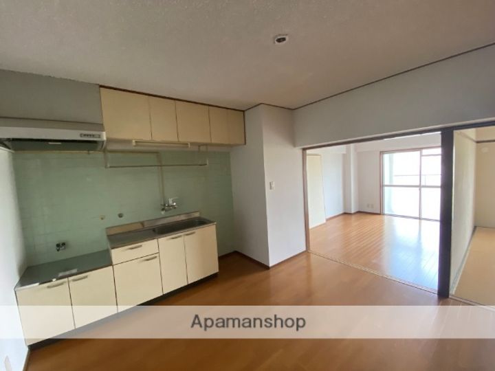 中川ビルの居間