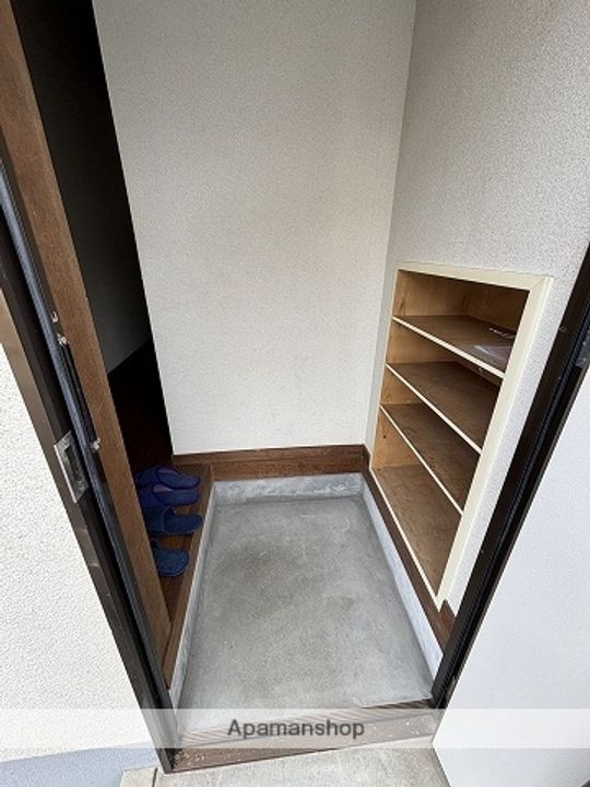 フローレンス3番館の玄関