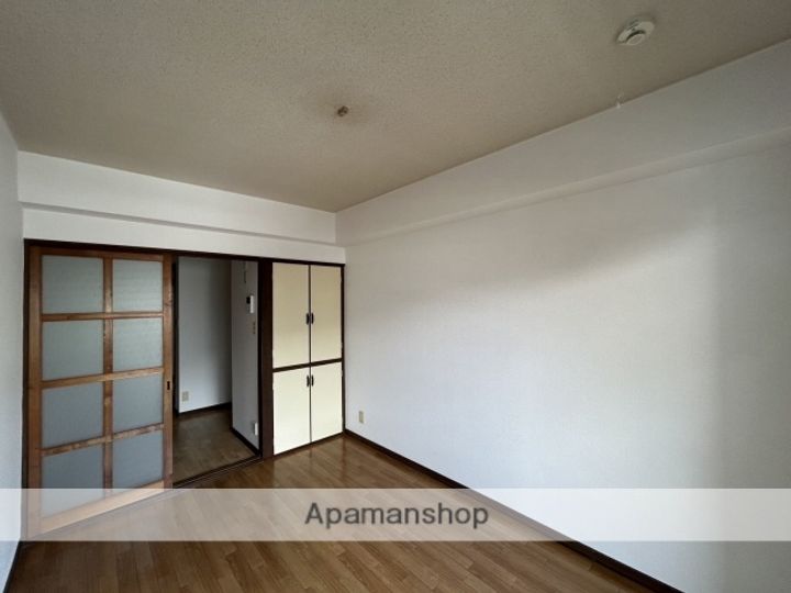 第2樋田ビルの居間