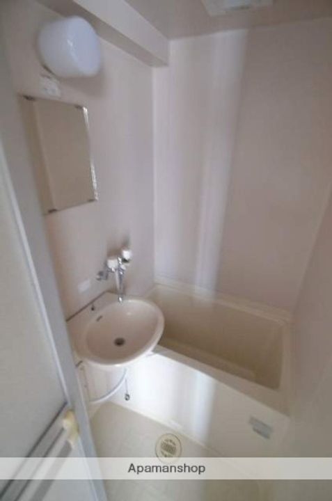 TOUR DE L’AUBEの風呂