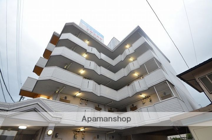 ウイング上安(旧ロイヤル上安)の外観