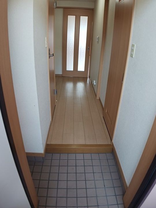 カレント.タウニーの玄関