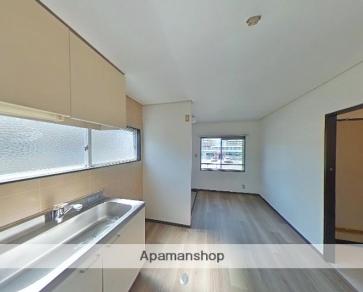 メゾン海老園 C棟の居間