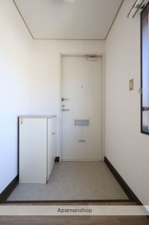 メゾン海老園 C棟の玄関