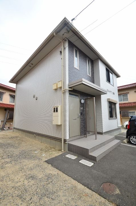 エルメゾン原田101号室の外観