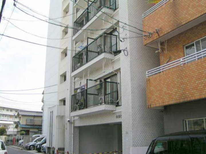 広島県広島市東区光町2丁目の賃貸マンションの外観