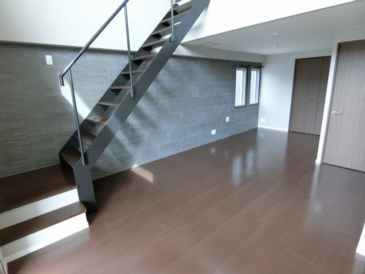 広島県広島市中区平野町の賃貸マンションの居間