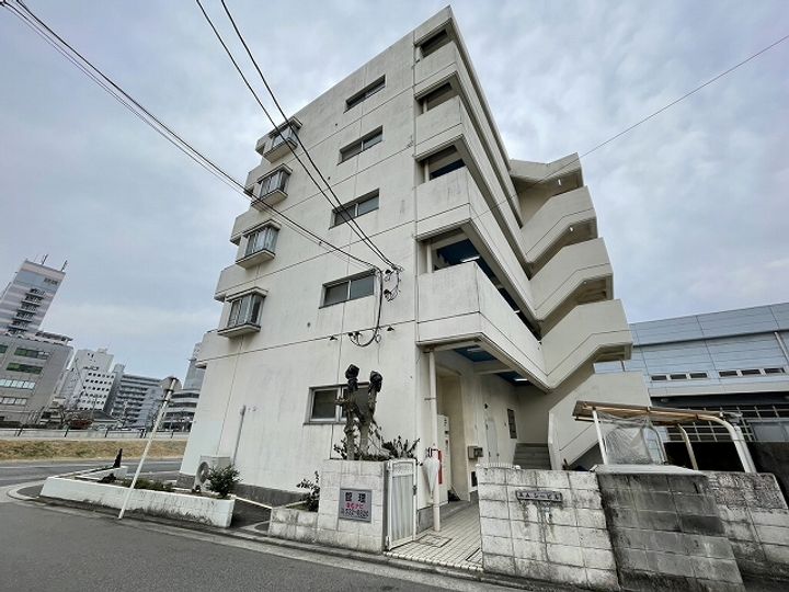 エム・シービル201号室の外観