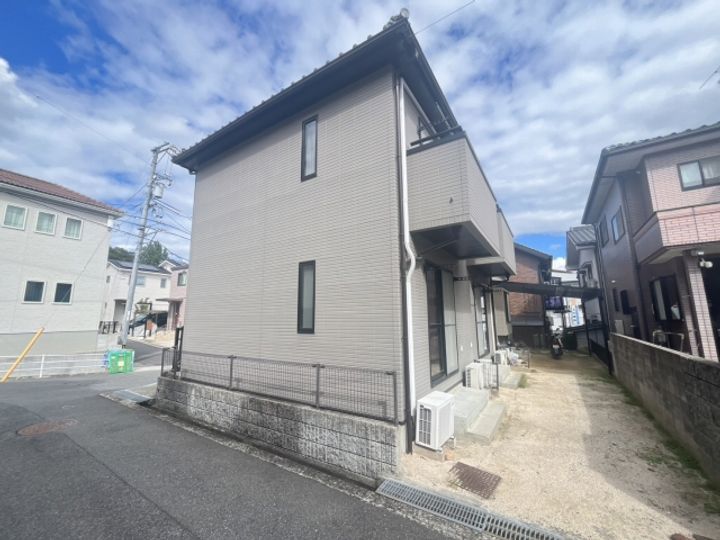 メゾン平山101号室の外観