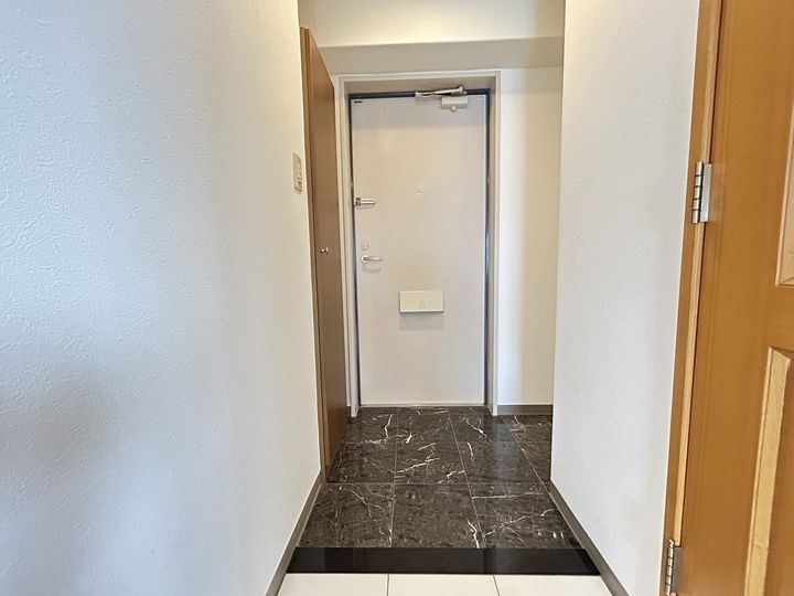 ENISHU己斐本町701号室の玄関