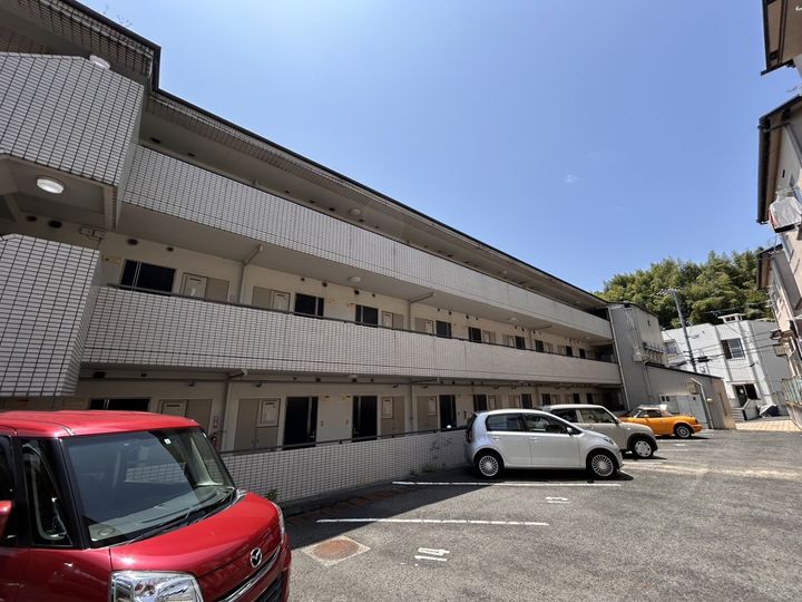 井口クイーンズコート102号室の外観