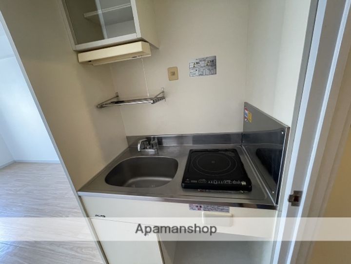 ワイアンドワイ宝町ビルのキッチン