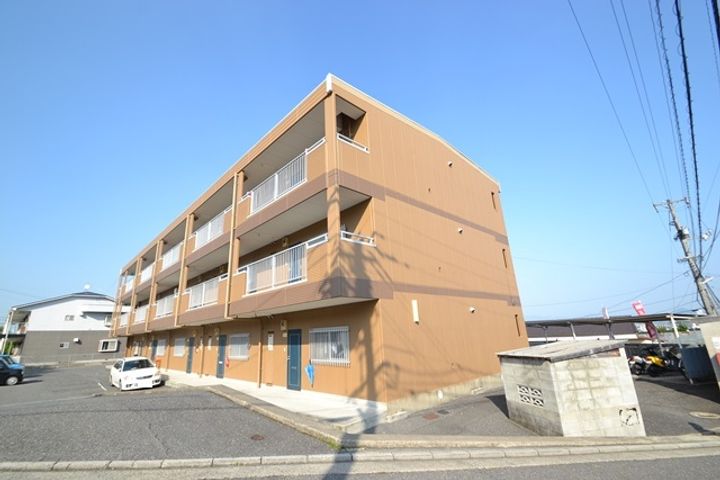 ニューマリッチフジモトの外観