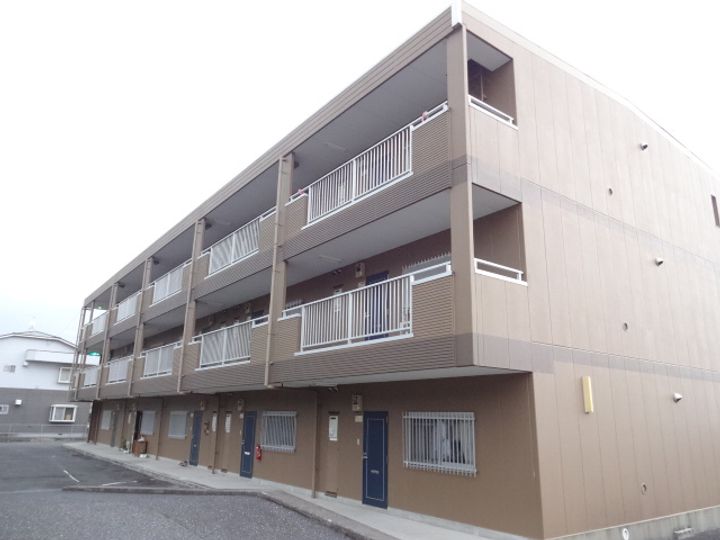 ニューマリッチフジモトの外観