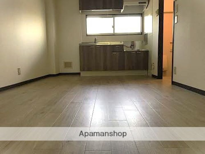 リバーサイド阿品の居間