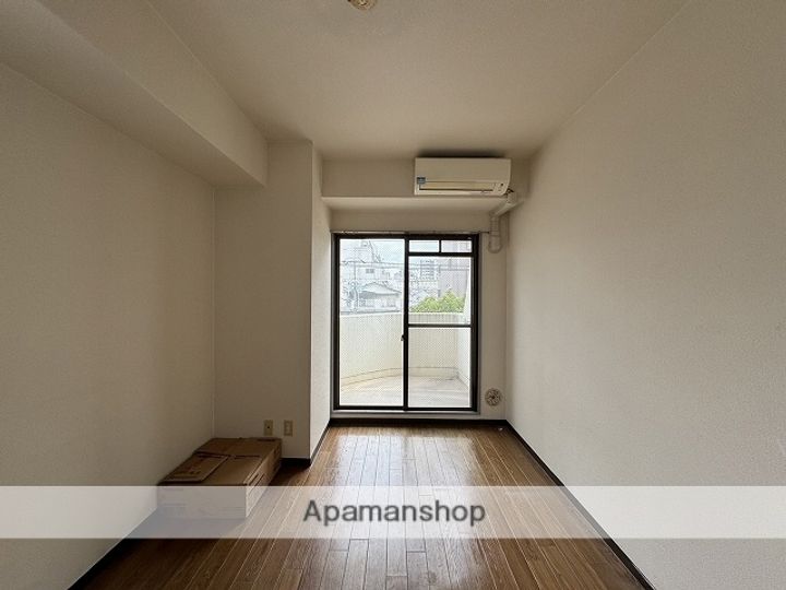 エトノ空港通りの内装