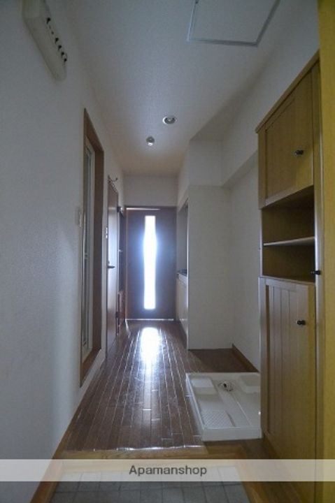 K・Tビルの玄関