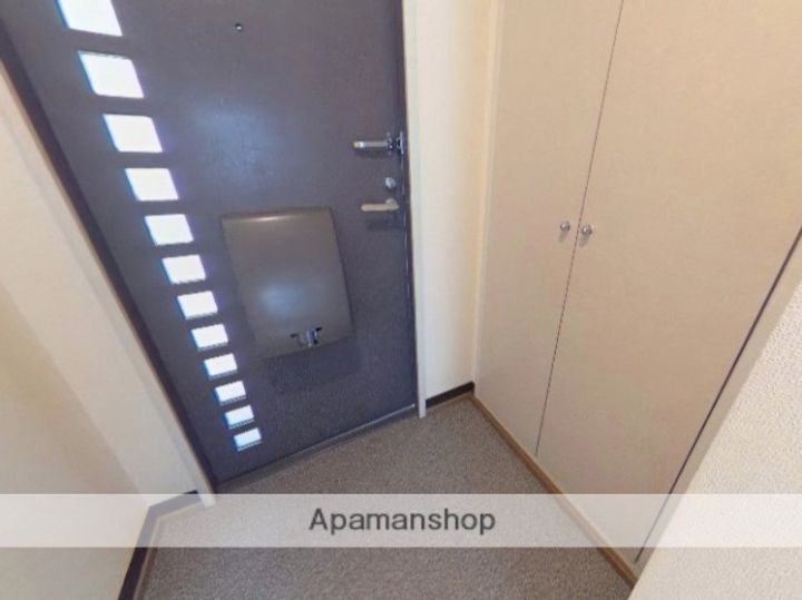 アーバン椿の玄関