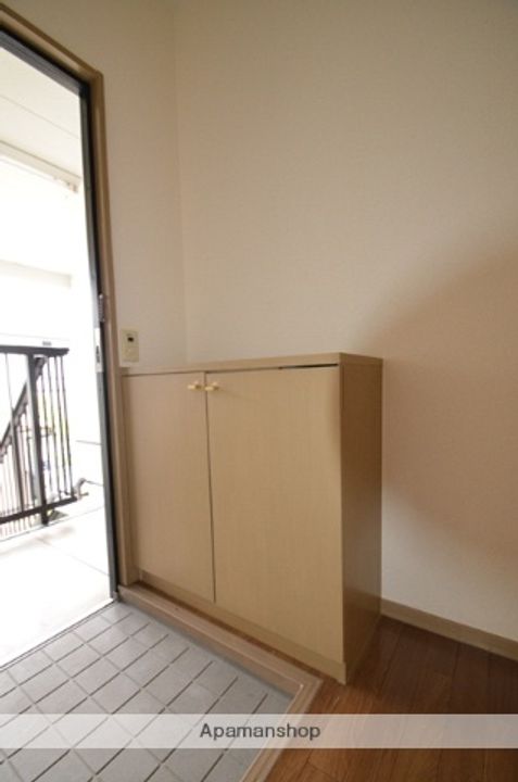 ヴィラ・ハナミズキC棟の玄関