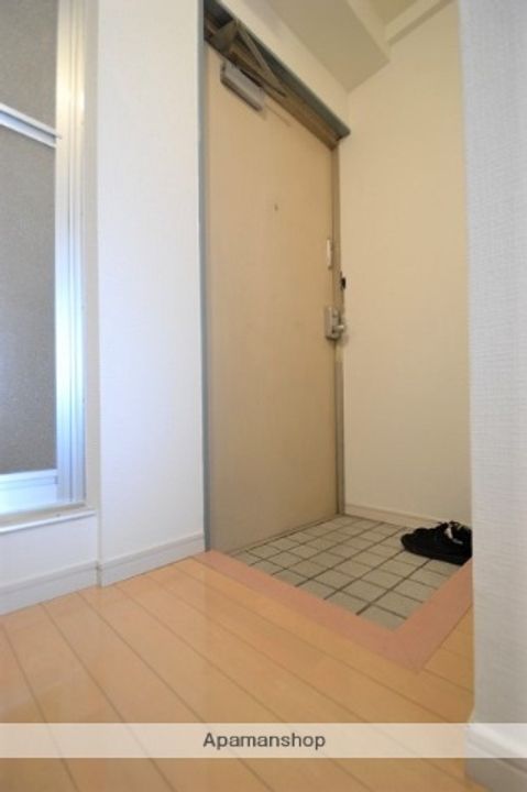 NISHIKANビルの玄関
