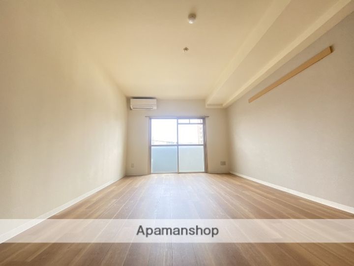 クレールIWAIの居間