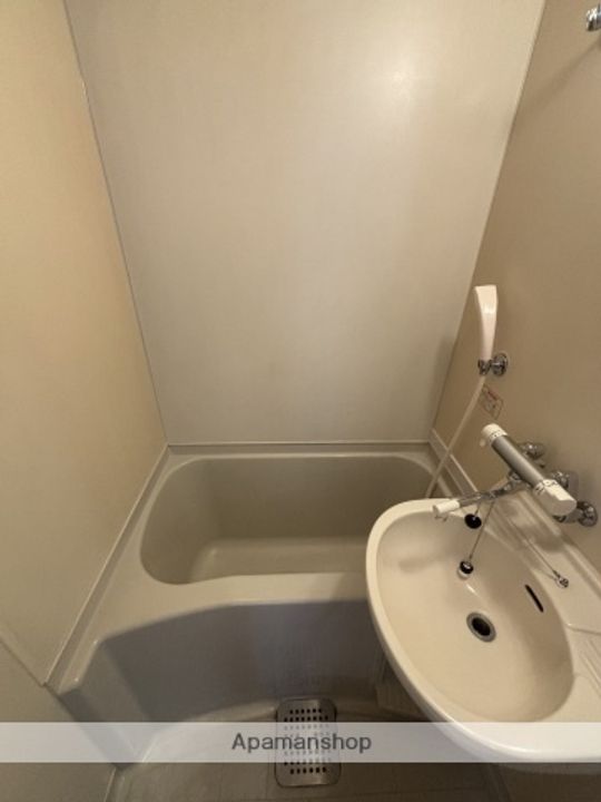 RAFFINE KUSATUの風呂