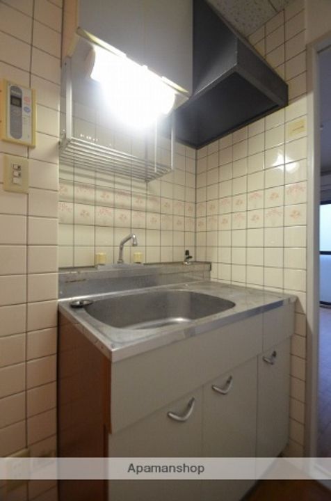 ウイング上安(旧ロイヤル上安)のキッチン