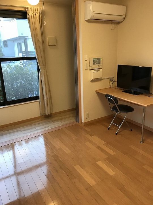 レオパレスTHUBAKIの居間