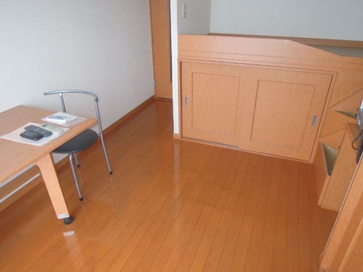 レオパレスHANAGURI306の居間