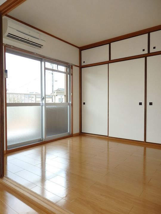 ニューマリッチフジモトの居間