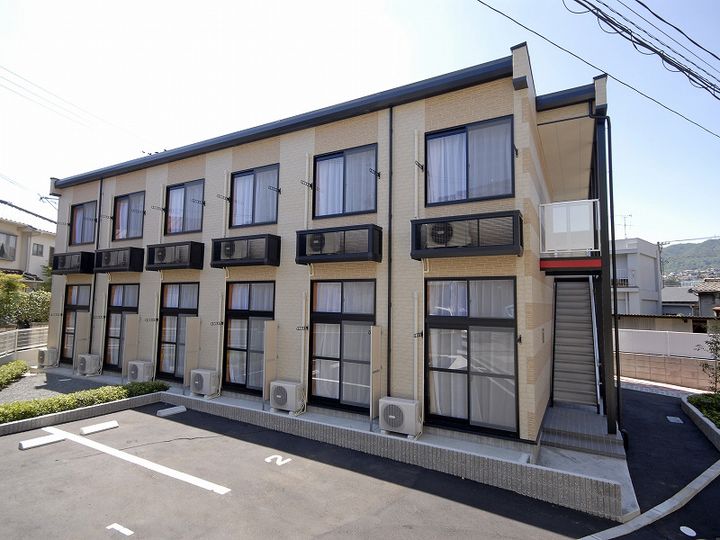 レオパレスハイツ秀206の外観
