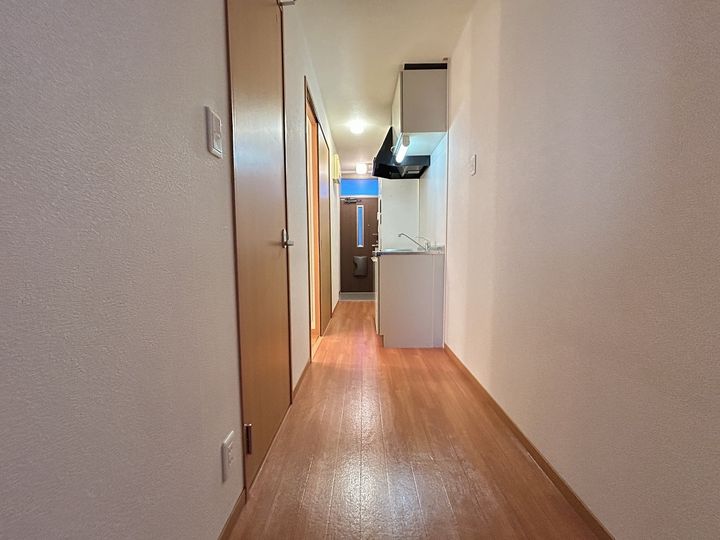 ディアハイム江波104号室の内装