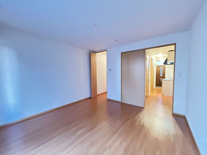 ディアハイム江波104号室の居間