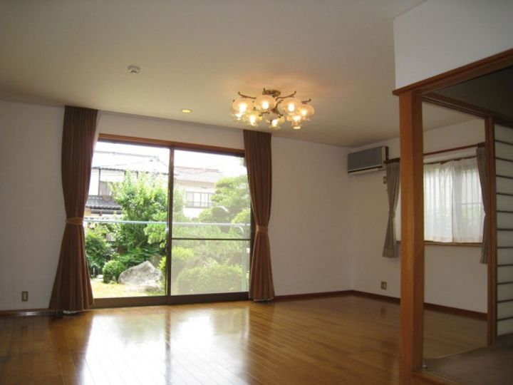 広島県広島市東区尾長東2丁目(一戸建)の賃貸物件戸建ての居間